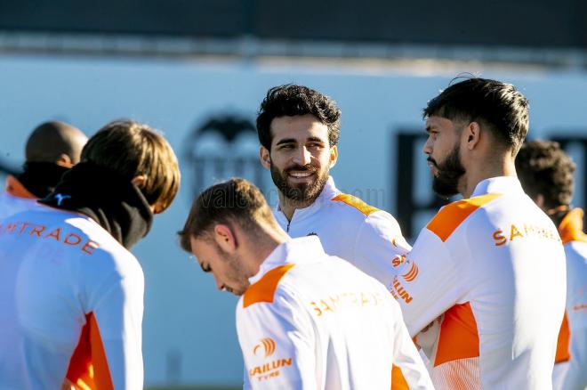 Eray Cömert, en su primer entrenamiento en el Valencia CF (Foto: Valencia CF).