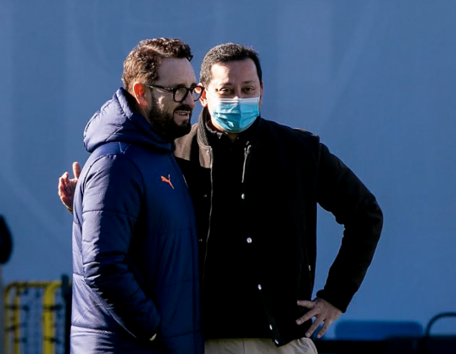 Bordalás y Anil Murthy (Foto: Valencia CF).