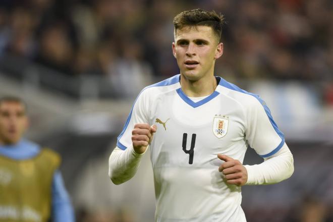 Giovanni González, durante un partido con Uruguay (Foto: Cordon Press).