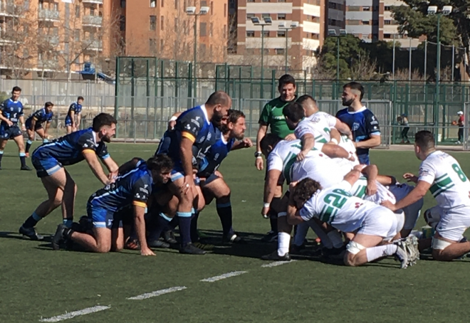 El Valencia sufre pero gana al Akra (24-20)