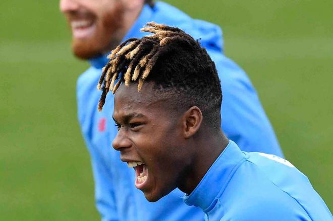 Nico Williams, ya jugador del primer equipo, metido a tope en Lezama (Foto: Athletic Club).