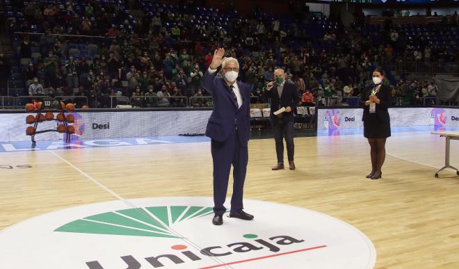 Alfonso Queipo de Llano, en el homenaje que le dedicó el Unicaja el pasado mes de diciembre (Foto: