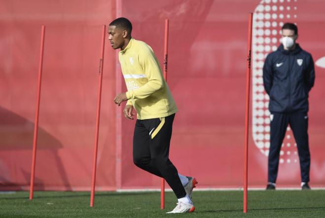 Martial, en un entrenamiento con el Sevilla (Foto: Kiko Hurtado).