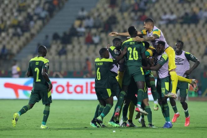 Senegal celebra su triunfo ante Burkina Faso.