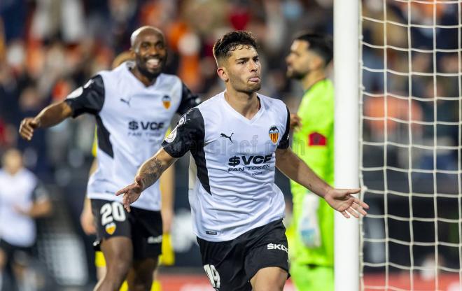 Hugo Duro marcó el gol que le dio el pase al Valencia CF (Foto: Valencia CF)
