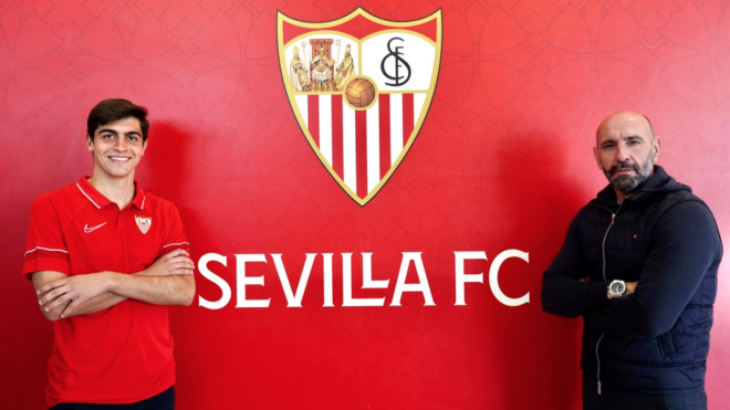 Juanlu renueva con el Sevilla hasta junio 2026. (Foto: SFC).