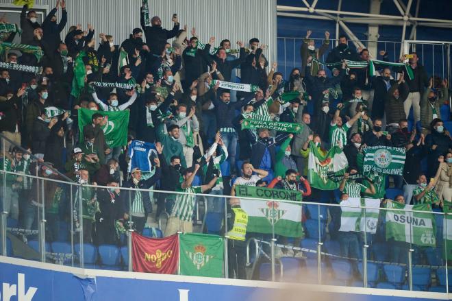 La afición del Betis desplazada al Reale Arena.