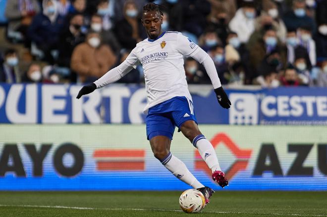 Jair, el jugador que más minutos acumula en el Real Zaragoza (Foto: Daniel Marzo). 