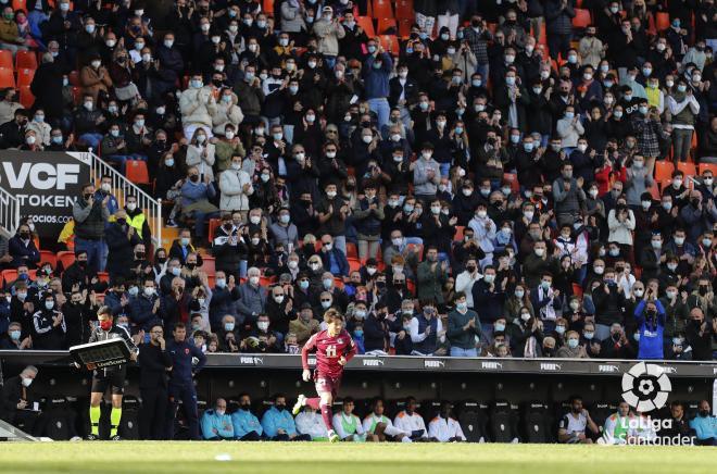 David Silva, ovacionado en Mestalla durante el Valencia-Real Sociedad (Foto: LaLiga).