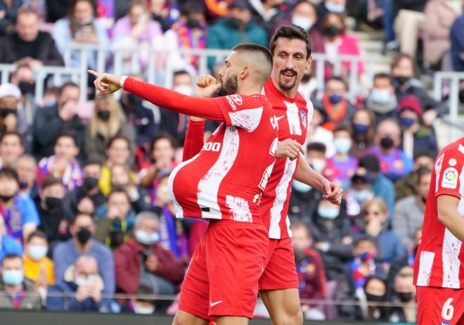 Yannick Carrasco celebra su gol en el Camp Nou (Foto: LaLiga).