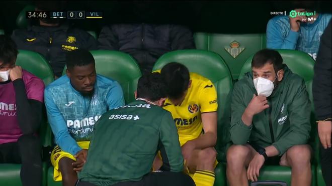 Gerard Moreno, lesionado y enfadado en el Betis-Villarreal.