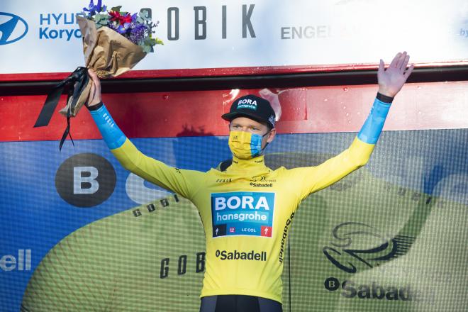 Jakobsen logra el doblete en la VCV con su victoria al sprint en Valencia