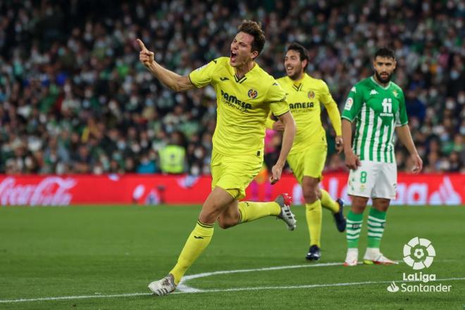 Pau Torres celebra su gol en el Betis-Villarreal (Foto: LaLiga).