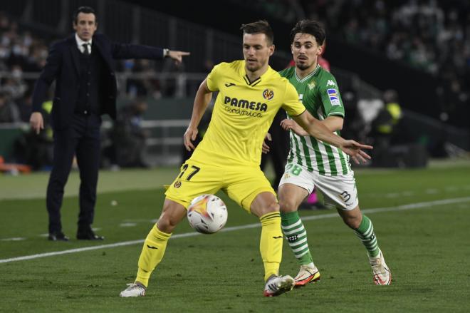 Giovanni Lo Celso ante Rodri en un Betis-Villarreal (foto: Kiko Hurtado).