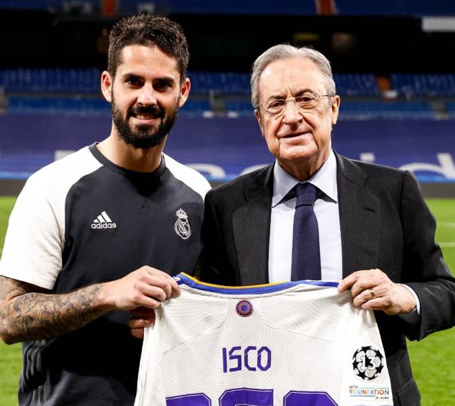 Isco Alarcón, junto a Florentino Pérez (Foto: Real Madrid).