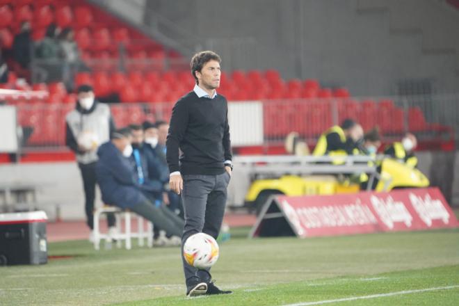 El técnico Francesc Ferrer Sicilia 'Rubi', durante un partido de la UD Almería (Foto: UDA).