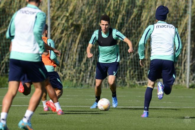 Ousama Idrissi, en un entrenamiento del Cádiz.