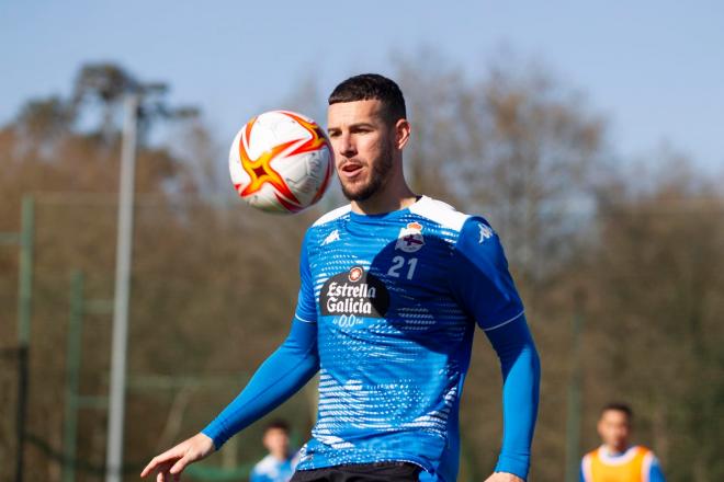 Álvaro Rey entrenando con el Dépor en Abegondo (Foto: RCD).