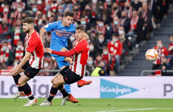 Hugo Duro en la semifinal de Copa ante el Athletic en San Mamés (Foto: EFE).