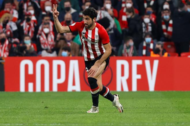 Raúl García en la semifinal de Copa ante el Valencia (Foto: EFE).