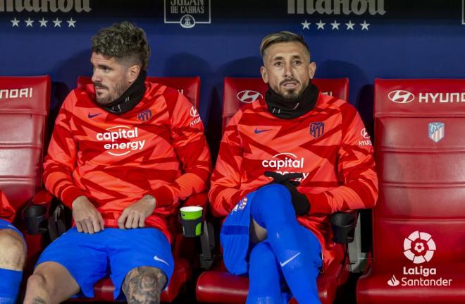 Héctor Herrera y Rodrigo de Paul, en el banquillo del Metropolitano (Foto: LaLiga).