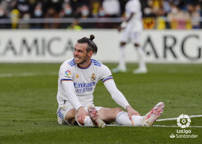 Bale, bajo las órdenes de Ancelotti, en el césped de La Cerámica.
