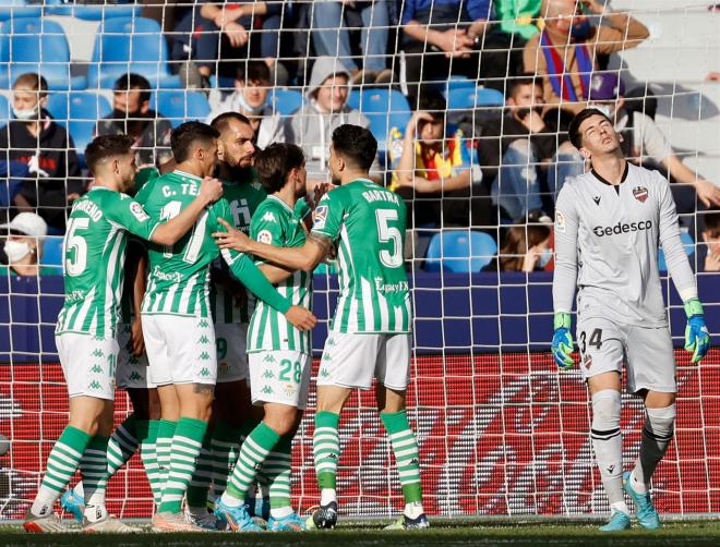 El Betis celebra el 0-1 ante el Levante (Foto: EFE!