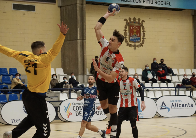 El Fertiberia se pone segundo tras ganar el derbi en el Pitiu Rochel