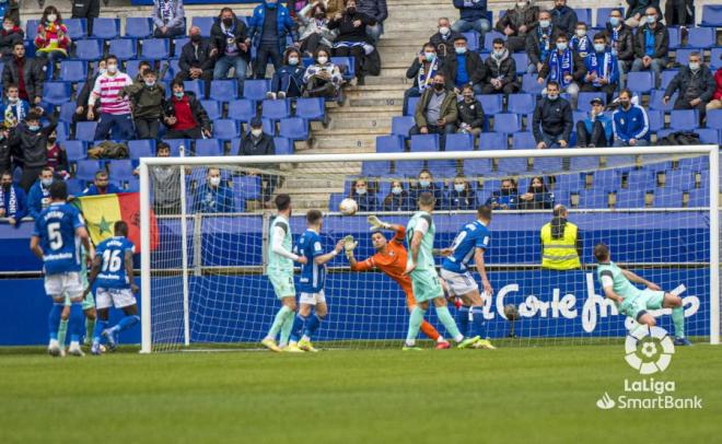Gol de Carlos Isaac al Huesca (Foto: LaLiga).
