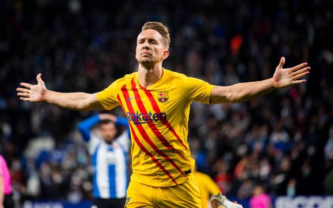 Luuk de Jong celebra su gol en el Espanyol-Barcelona (Foto: FCB).
