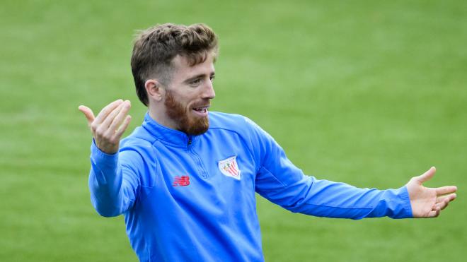 Gesto de Iker Muniain entrenando en Lezama (Foto: Athletic Club).