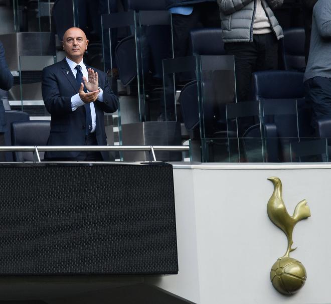 Daniel Levy, en el palco del estadio del Tottenham (Foto: Cordon Press).