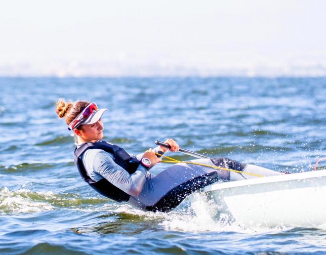 Ana Moncada, durante la Copa de España de ILCA 6 en Vigo.