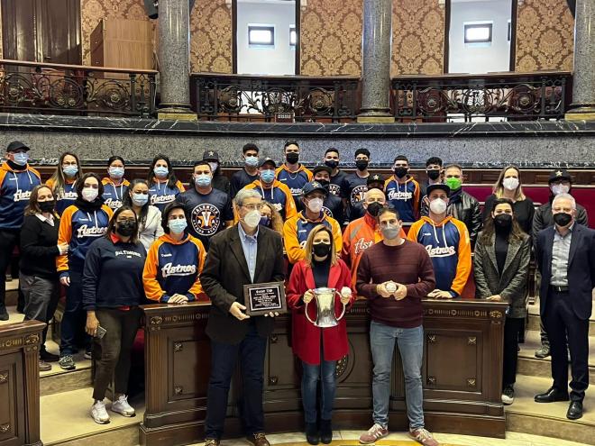 València reconoce los méritos deportivos del Club de Béisbol Astros