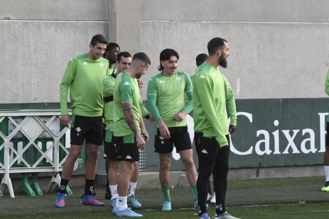 Imagen del entrenamiento del Betis (Foto: Kiko Hurtado)