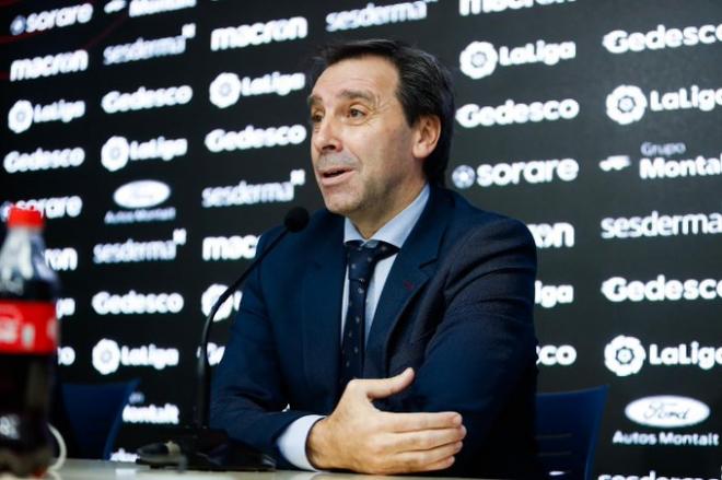 Presentación de Felipe Miñambres.(Foto: Levante UD)