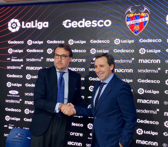 Presentación de Felipe Miñambres.(Foto: Levante UD)