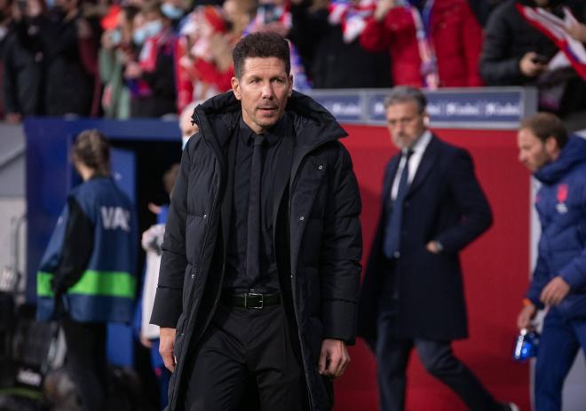 Diego Pablo Simeone, en un partido del Atlético de Madrid (Foto: Cordon Press).