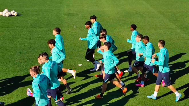 La plantilla del Cádiz, durante un entrenamiento.