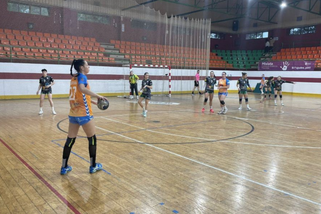 Victoria clara del Mislata ante un incómodo rival (33-26)