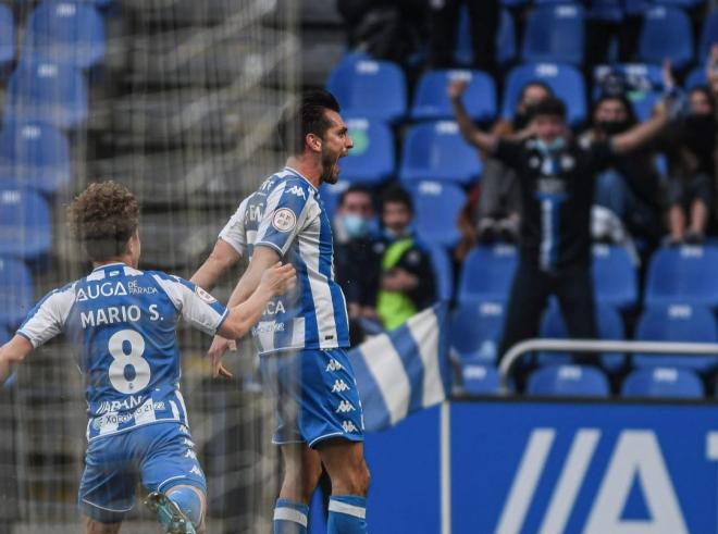 Adrián Lapeña celebrando su gol ante el Calahorra (Foto: RCD).