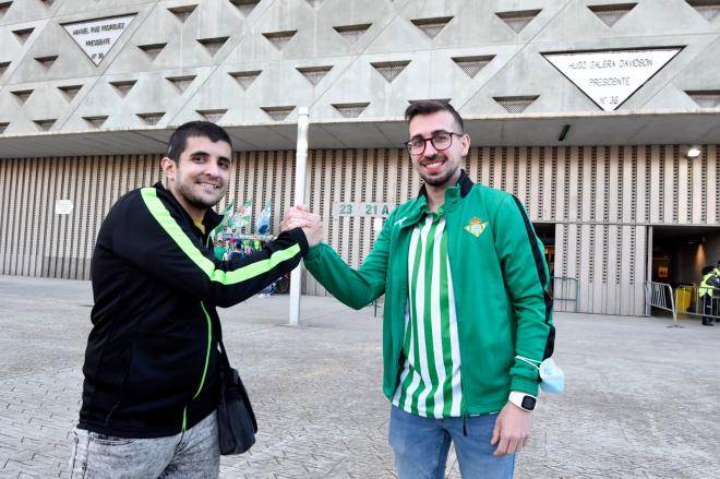 José Antonio y Nino en la previa del Betis-Mallorca (Foto: Kiko Hurtado)