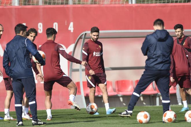 Montiel, en el entrenamiento de este lunes. (Foto: Kiko Hurtado).