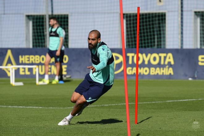 Fali, en la sesión de entrenamiento de este martes (Foto: Cádiz CF).