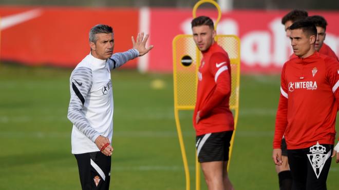 Primeras imágenes de José Luis Martí como entrenador del Real Sporting. (Foto: Real Sporting)