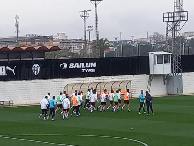 Entrenamiento del Valencia CF con Gabriel Paulista.