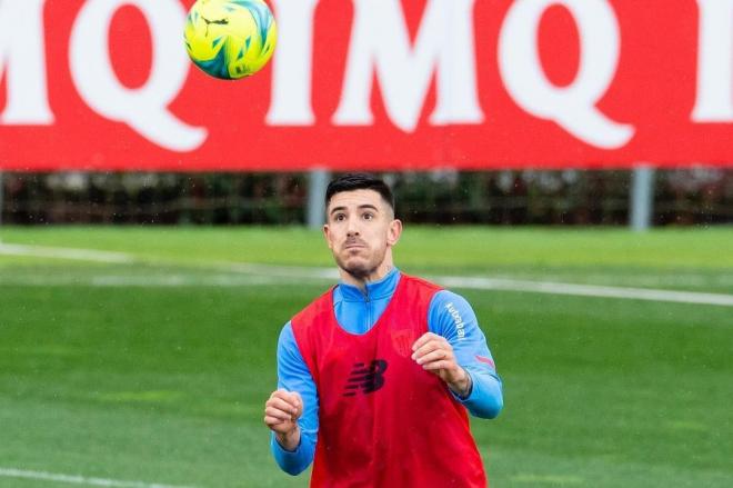 El lateral Yuri Berchiche entrenando en Lezama (Foto: Athletic Club).