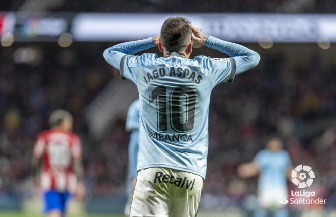 Iago Aspas protesta durante el Atleti-Celta en el Wanda Metropolitano (Foto: LaLiga).