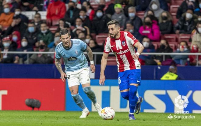 Héctor Herrera conduce el balón ante el Celta (Foto: LaLiga).