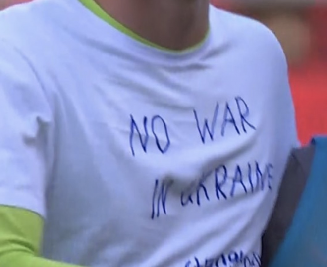 La camiseta de Giorgi Mamardashvili con el No a la Guerra